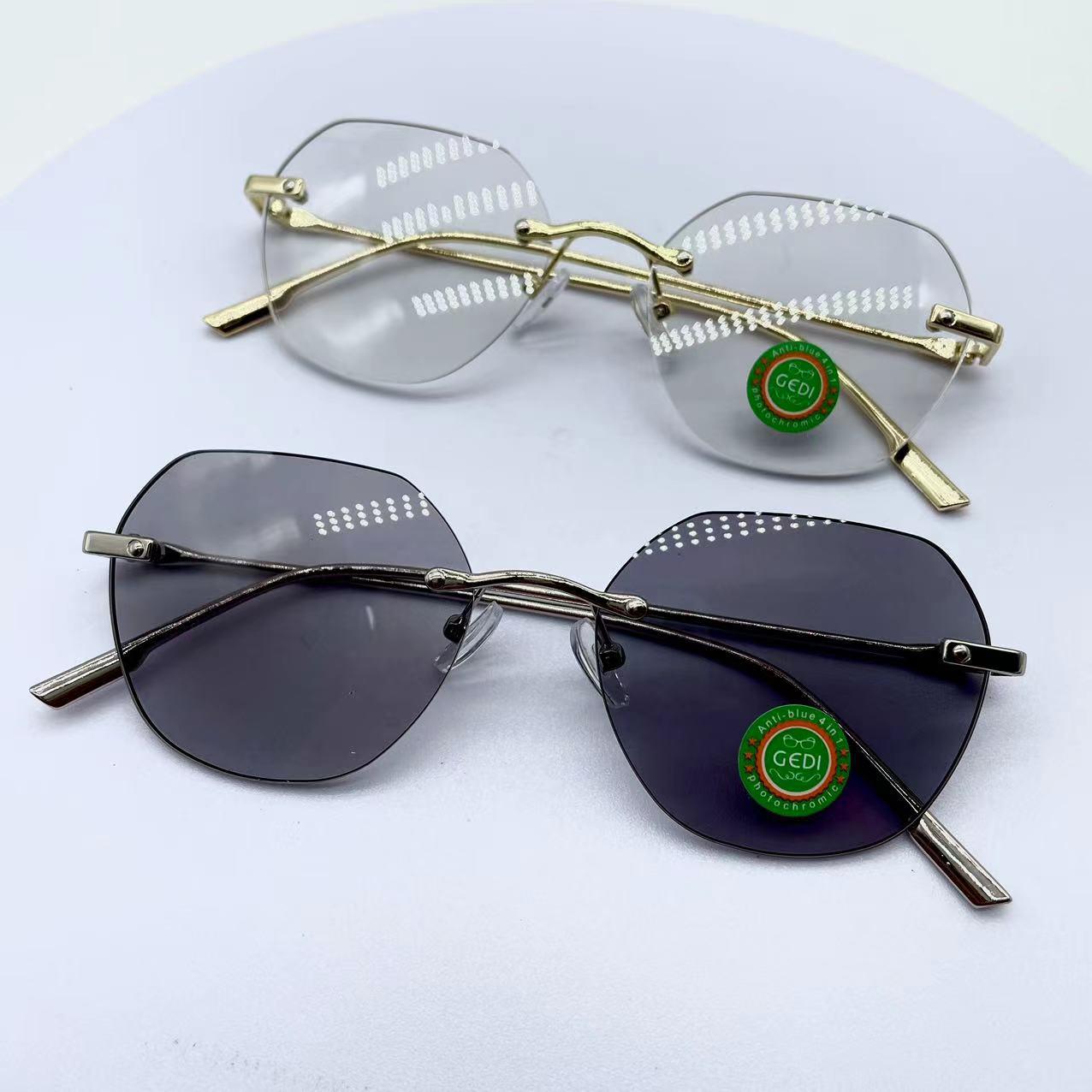 แว่นตาปรับแสงออโต้ รุ่น 6016Autoกรอบลอยไร้ขอบขาโลหะโดดเด่นสุดๆ Photochromic blue filter เลนส์เปลี่ยนสีได้เมื่อออกแดด มีให้เลือก2สี ไม่รวมอุปกรณ์