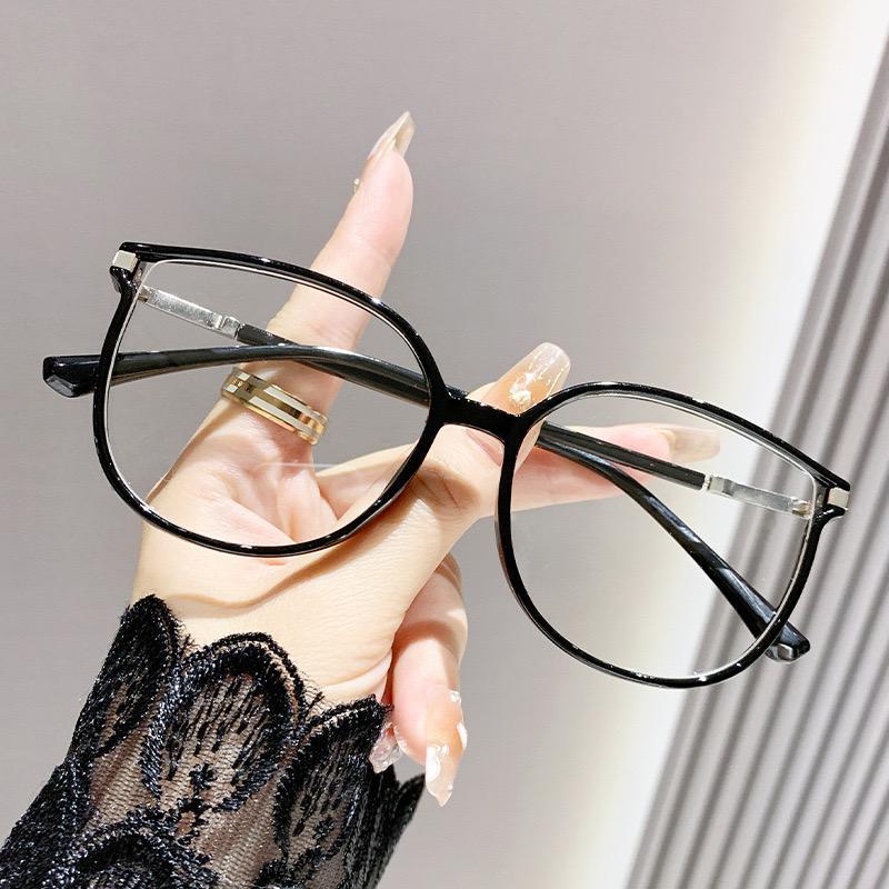 แว่นตาปรับแสงออโต้มาใหม่ รุ่น 2973Auto สายตาปกติ  ใส่หน้าแล้วหน้าสวยดูเด็ก Photochromic blue filter เลนส์เปลี่ยนสีได้เมื่อออกแดด กรอบพลาสติก มีให้เลือก3สี ไม่รวมอุปกรณ์