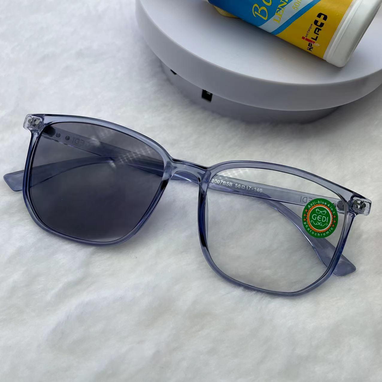 แว่นตาปรับแสงออโต้ รุ่น 28007Auto ทรงเหลี่ยมงานเข้าใหม่สีสวยใส่สวยมาก Photochromic blue filter เลนส์เปลี่ยนสีได้เมื่อออกแดด กรอบพลาสติก มีให้เลือก5สี ไม่รวมอุปกรณ์