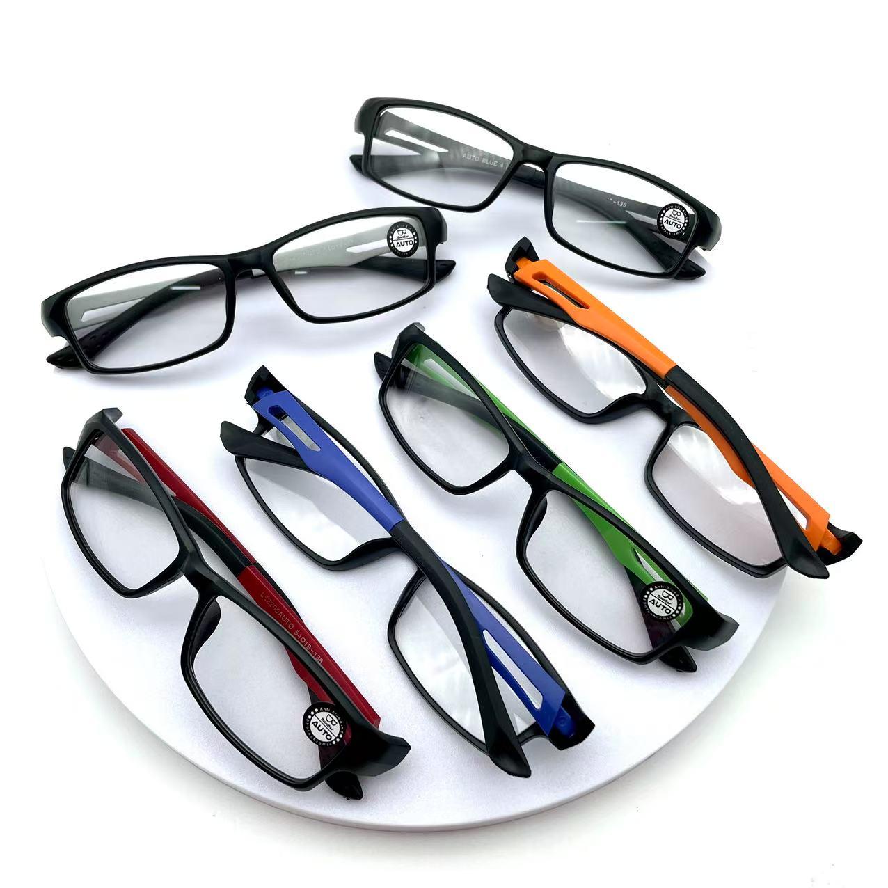 แว่นสายตาสั้นแฟชั่น รุ่น52205Auto ทำจากเลนส์พลาสติกใส น้ำหนักเบาสวมใส่สบาย ตกพื้นไม่แตก ออกแดดเปลี่ยนสีเลือกได้เลยจ้าาา