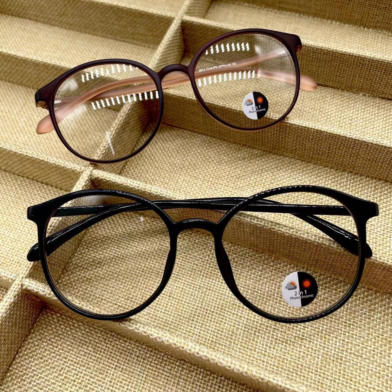 แว่นตาปรับแสงออโต้ รุ่น 6814Auto ทรงหยอดน้ำกรอบพลาสติกเบาสบายเมื่อสวมใส่ Photochromic blue filter เลนส์เปลี่ยนสีได้เมื่อออกแดด มีให้เลือก2สี ไม่รวมอุปกรณ์