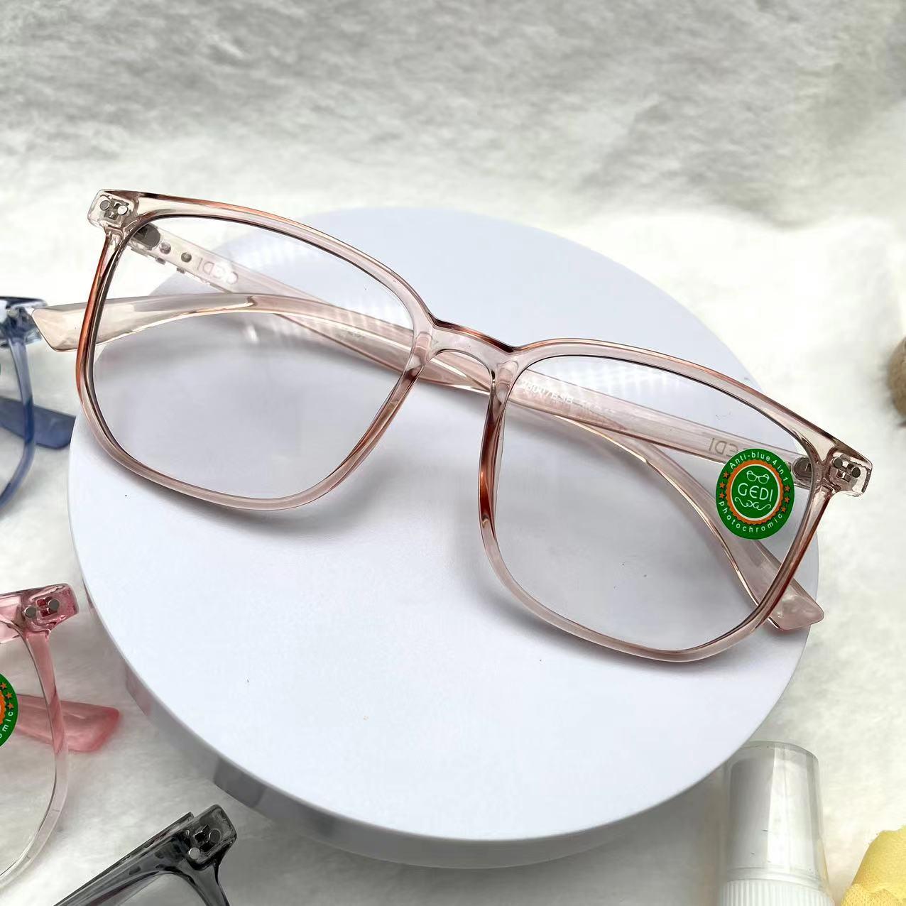 แว่นตาปรับแสงออโต้ รุ่น 28007Auto ทรงเหลี่ยมงานเข้าใหม่สีสวยใส่สวยมาก Photochromic blue filter เลนส์เปลี่ยนสีได้เมื่อออกแดด กรอบพลาสติก มีให้เลือก5สี ไม่รวมอุปกรณ์