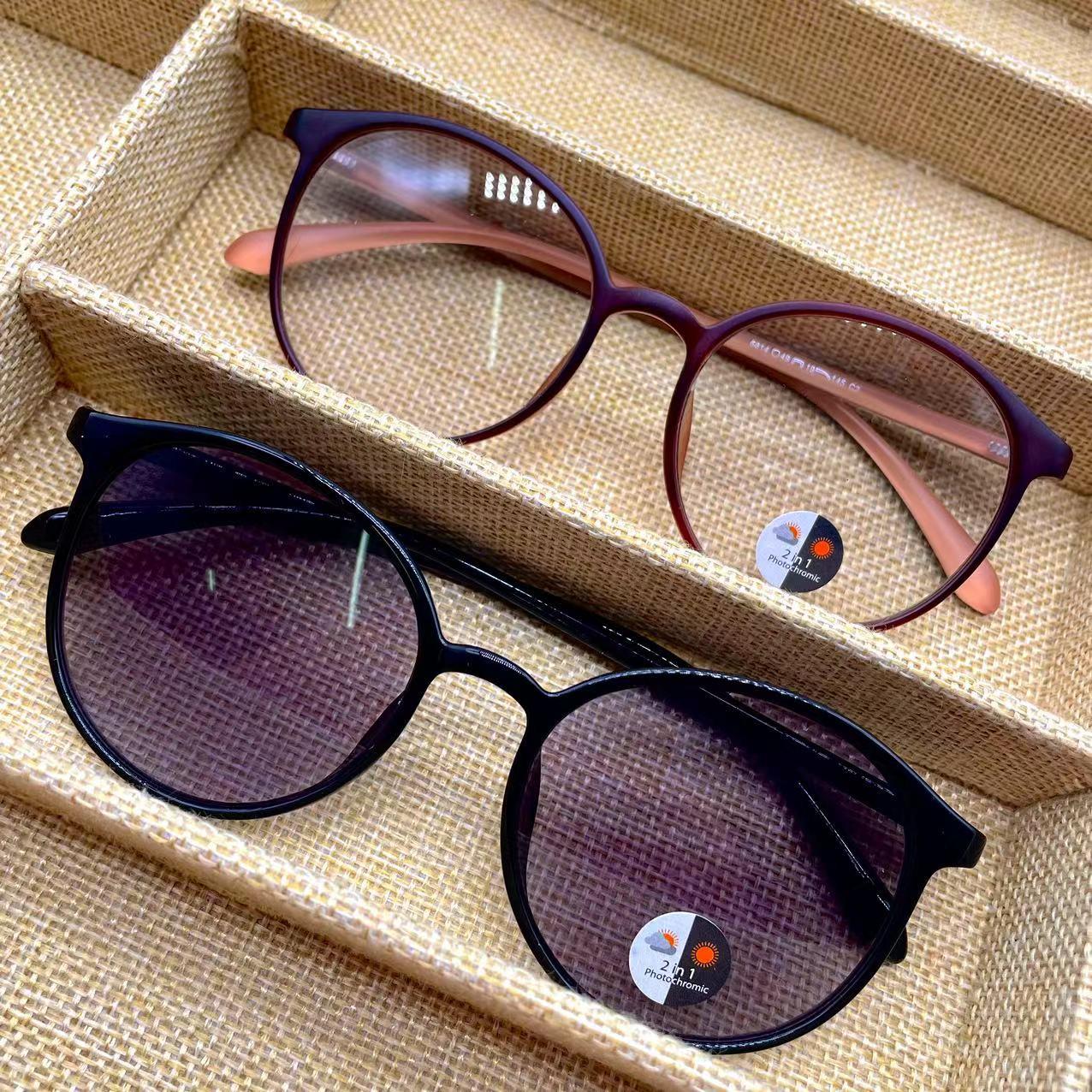 แว่นตาปรับแสงออโต้ รุ่น 6814Auto ทรงหยอดน้ำกรอบพลาสติกเบาสบายเมื่อสวมใส่ Photochromic blue filter เลนส์เปลี่ยนสีได้เมื่อออกแดด มีให้เลือก2สี ไม่รวมอุปกรณ์
