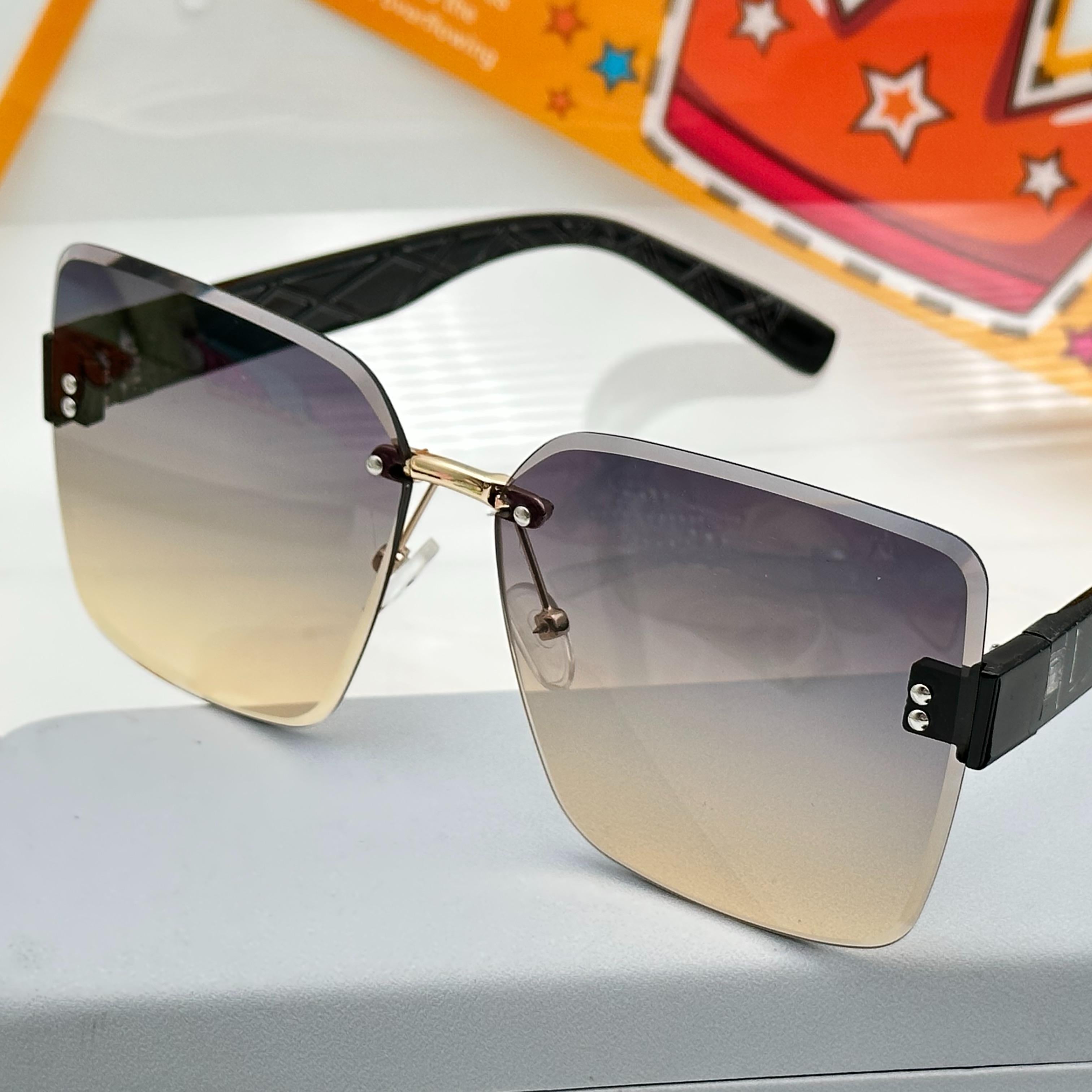 แว่นกันแดดแฟชั่น รุ่น 6132 มี5สี  ใช้ได้ทั้งหญิง-ชาย เก็บทรงสวย กันแดด ไม่มีขอบ  ไม่รวมอุปกรณ์