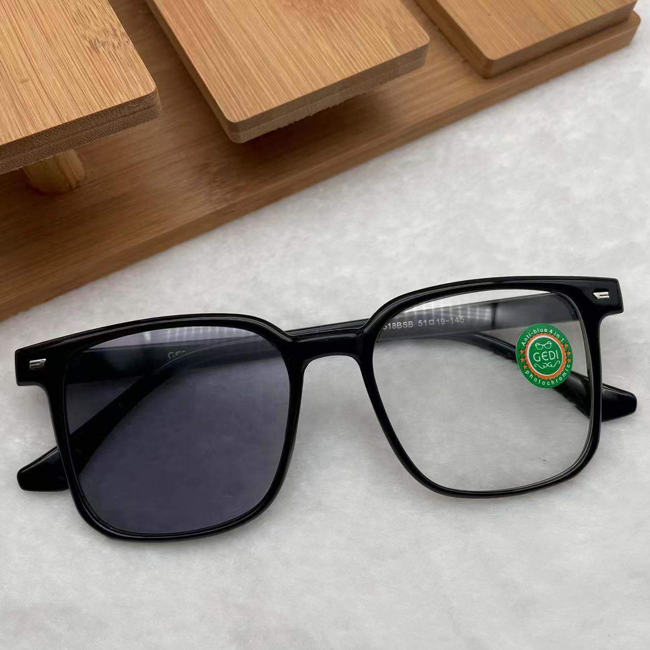 แว่นตาปรับแสงออโต้ รุ่น 2518Auto ทรงเหลี่ยมงานเข้าใหม่สีสวยใส่สวยมาก Photochromic blue filter เลนส์เปลี่ยนสีได้เมื่อออกแดด กรอบพลาสติก มีให้เลือก5สี ไม่รวมอุปกรณ์