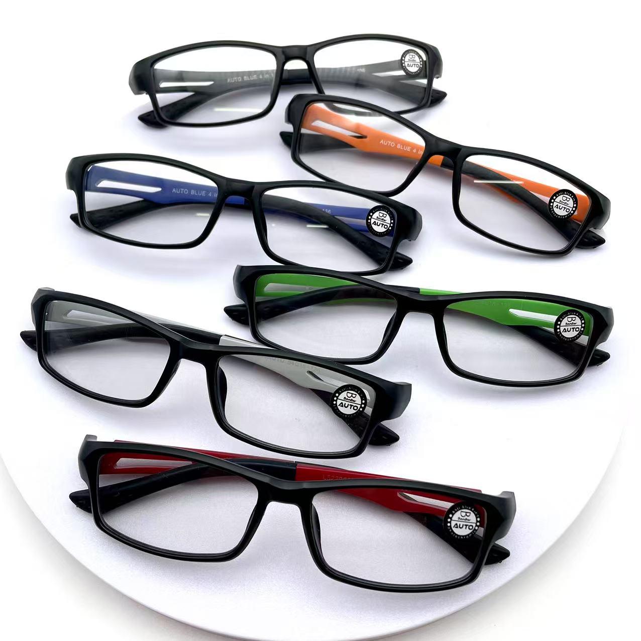 แว่นสายตายาวแฟชั่น กรอบสีดำ รุ่น52205Auto  ทำจากเลนส์พลาสติกใส น้ำหนักเบาสวมใส่สบาย ไม่หนักสบายตาสุดๆ ออกแดดเปลี่ยนสี