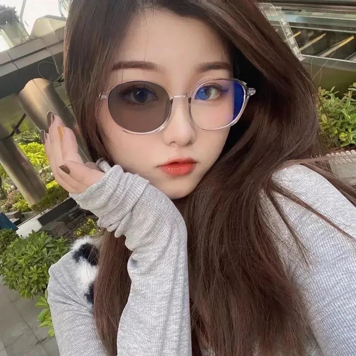 แว่นปรับแสงสายตายาวauto3+50ถึง+400เลนส์ออโต้ออกแดดเปลี่ยนสีได้ใส่แล้วสวยดูดี