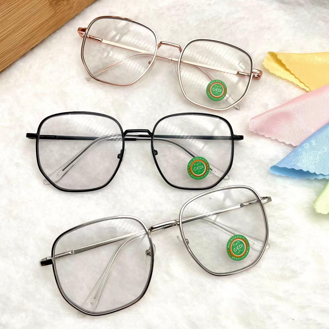 แว่นตาปรับแสงออโต้ รุ่น 705Auto งานดีแข็งแรงแฟชั่นเข้าใหม่ใส่แล้วหน้าสวย Photochromic blue filter เลนส์เปลี่ยนสีได้เมื่อออกแดด กรอบโลหะ มีให้เลือก3สี ไม่รวมอุปกรณ์