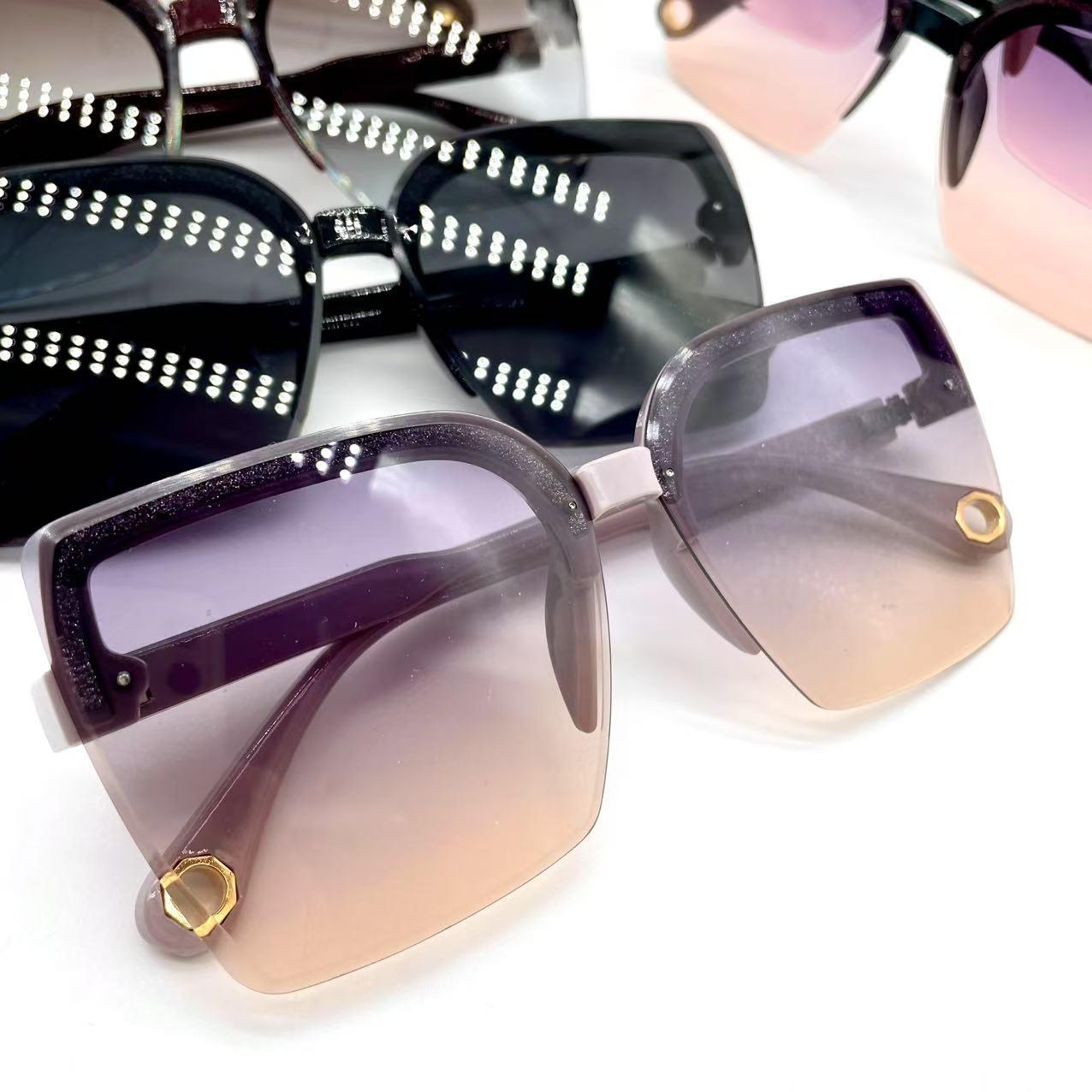 แว่นตากันแดด รุ่นT9001 กรอบครึ่ง ทรงสี่เหลี่ยม  สไตล์เรโทร  ใส่เเล้วสวยสุดๆ