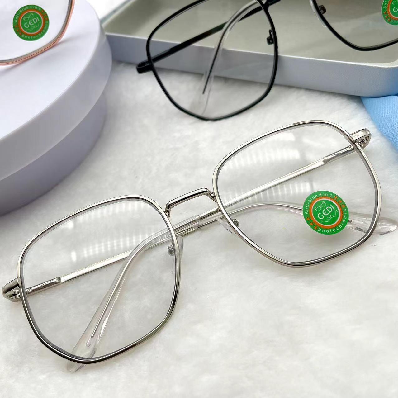 แว่นตาปรับแสงออโต้ รุ่น 705Auto งานดีแข็งแรงแฟชั่นเข้าใหม่ใส่แล้วหน้าสวย Photochromic blue filter เลนส์เปลี่ยนสีได้เมื่อออกแดด กรอบโลหะ มีให้เลือก3สี ไม่รวมอุปกรณ์