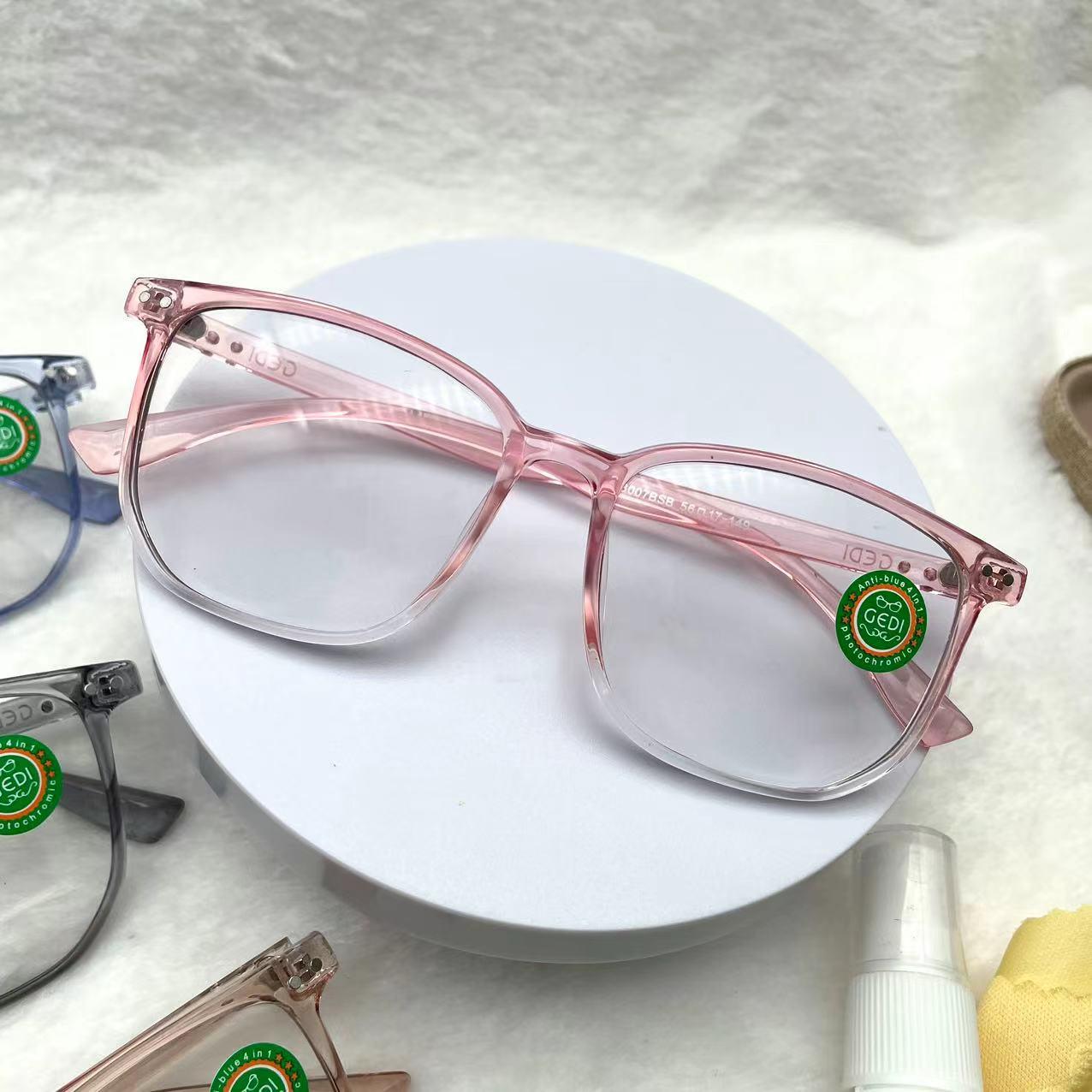 แว่นตาปรับแสงออโต้ รุ่น 28007Auto ทรงเหลี่ยมงานเข้าใหม่สีสวยใส่สวยมาก Photochromic blue filter เลนส์เปลี่ยนสีได้เมื่อออกแดด กรอบพลาสติก มีให้เลือก5สี ไม่รวมอุปกรณ์