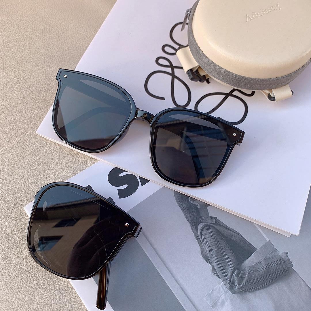แว่นตาแฟชั่น แว่นกันแดดพับได้ พร้อมกล่อง รุ่น T999 กรอบพลาสติก มีให้เลือก4สี