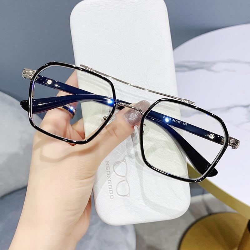 แว่นตาปรับแสงออโต้ รุ่น 0039Auto ทรงเหลี่ยมมีคานสุดเท่ใส่สวย Photochromic blue filter เลนส์เปลี่ยนสีได้เมื่อออกแดด กรอบโลหะ มีให้เลือก4สี ไม่รวมอุปกรณ์