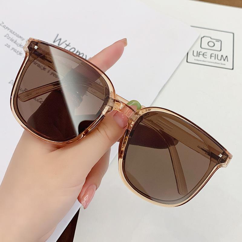 แว่นตาแฟชั่น แว่นกันแดดพับได้ พร้อมกล่อง รุ่น T999 กรอบพลาสติก มีให้เลือก4สี