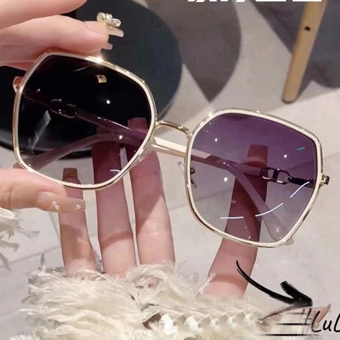 แว่นกันแดดแฟชั่น รุ่นDD8193 มี5สี   กันแดด ขอบเพชร เก็บทรงสวย ใช้ได้ทั้งหญิง-ชาย ไม่รวมอุปกรณ์