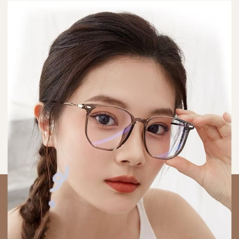 แว่นสายตาทรงสี่เหลี่ยมยอดฮิต รุ่น 9611Auto สายตายาวสายตาปกติ เลนส์ออโต้ออกแดดเปลี่ยนสีถนอมสายตาได้ดีสุดๆมี4สีให้เลือกค่ะ