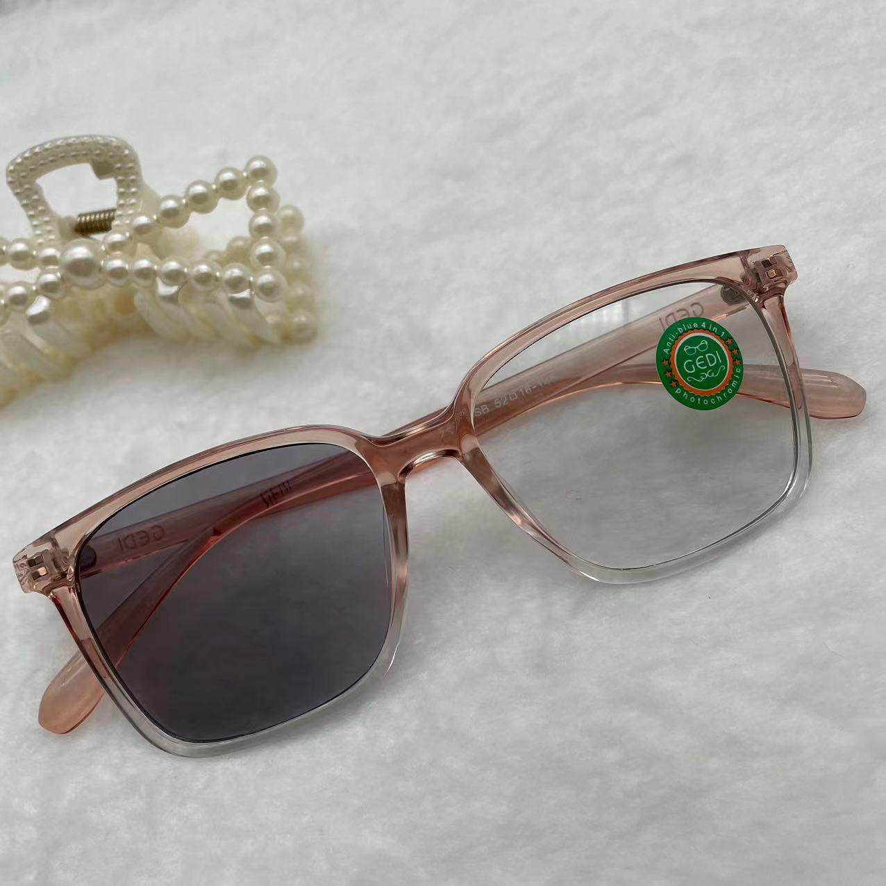 แว่นตาปรับแสงออโต้ รุ่น 2369Auto ทรงเหลี่ยมงานเข้าใหม่สีสวยใส่สวยมาก Photochromic blue filter เลนส์เปลี่ยนสีได้เมื่อออกแดด กรอบพลาสติก มีให้เลือก5สี ไม่รวมอุปกรณ์