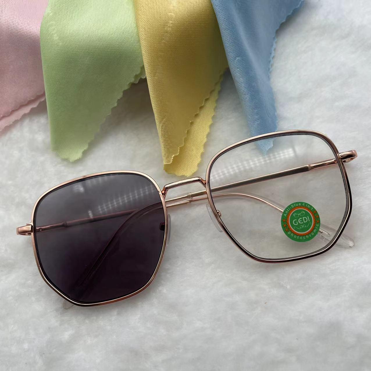 แว่นตาปรับแสงออโต้ รุ่น 705Auto งานดีแข็งแรงแฟชั่นเข้าใหม่ใส่แล้วหน้าสวย Photochromic blue filter เลนส์เปลี่ยนสีได้เมื่อออกแดด กรอบโลหะ มีให้เลือก3สี ไม่รวมอุปกรณ์