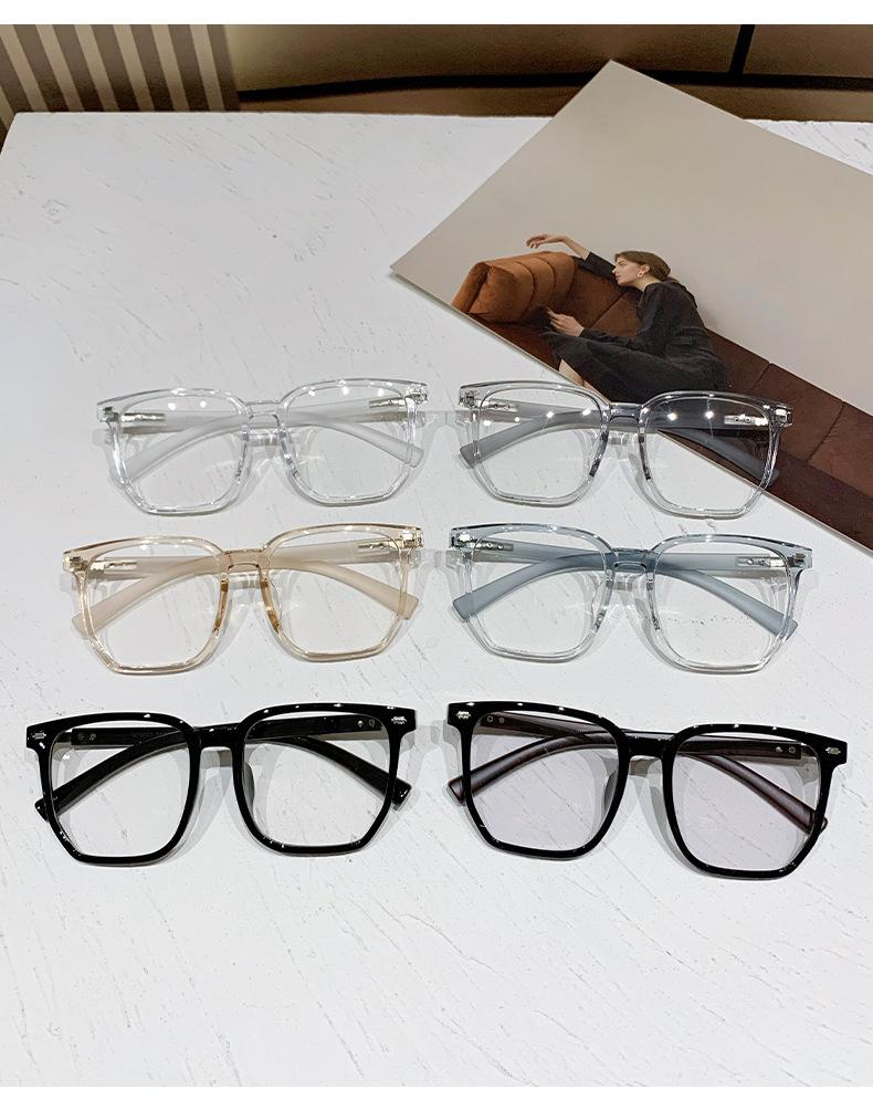 แว่นตาออโต้ รุ่น6023Auto เลนส์ออกแดดเปลี่ยนสี ทรงแว่นที่ยอดนิยม มี 5 สีให้เลือก ดำ ใส น้ำตาล เทา ฟ้า สำหรับทุกโอกาส