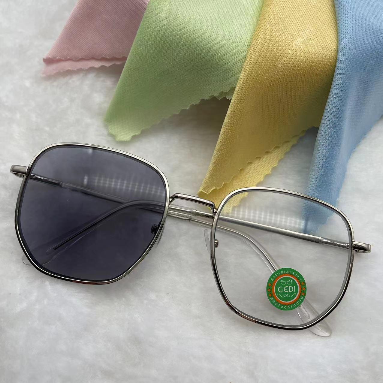 แว่นตาปรับแสงออโต้ รุ่น 705Auto งานดีแข็งแรงแฟชั่นเข้าใหม่ใส่แล้วหน้าสวย Photochromic blue filter เลนส์เปลี่ยนสีได้เมื่อออกแดด กรอบโลหะ มีให้เลือก3สี ไม่รวมอุปกรณ์