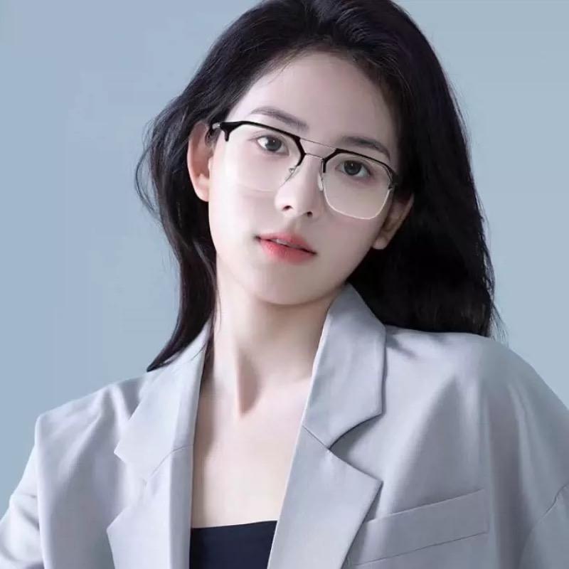 แว่นตาปรับแสงออโต้ รุ่น 2398Auto ทรงเหลี่ยมมีคานสุดเท่ใส่แล้วโดดเด่นสุดๆ Photochromic blue filter เลนส์เปลี่ยนสีได้เมื่อออกแดด กรอบโลหะ มีให้เลือก2สี ไม่รวมอุปกรณ์