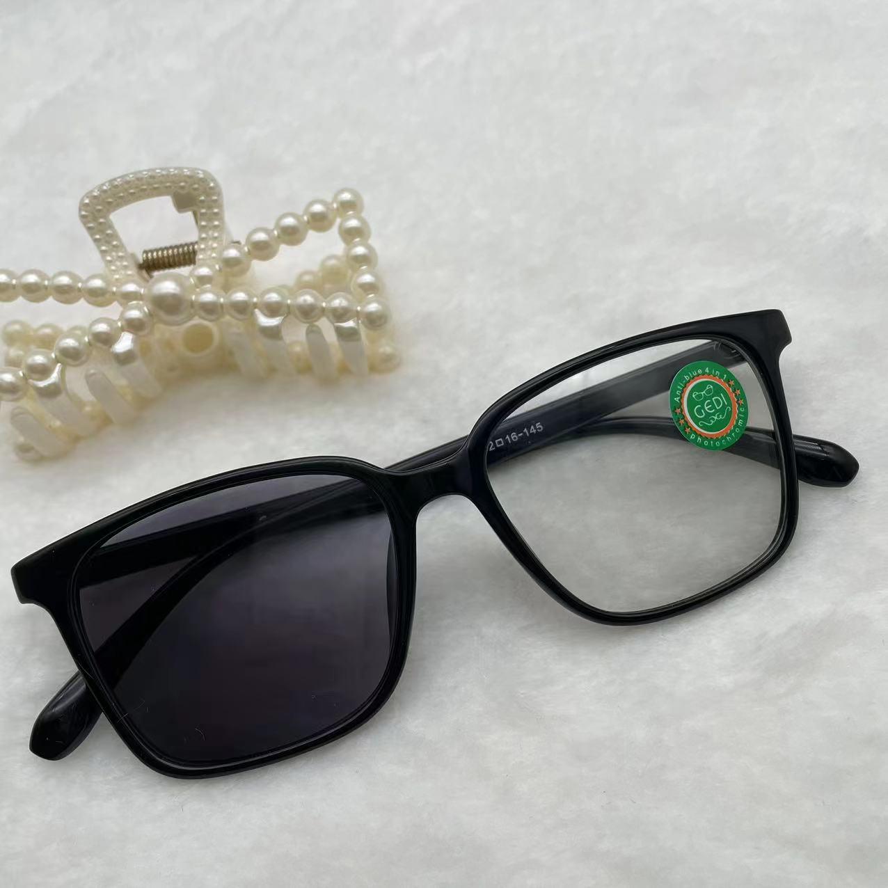 แว่นตาปรับแสงออโต้ รุ่น 2369Auto ทรงเหลี่ยมงานเข้าใหม่สีสวยใส่สวยมาก Photochromic blue filter เลนส์เปลี่ยนสีได้เมื่อออกแดด กรอบพลาสติก มีให้เลือก5สี ไม่รวมอุปกรณ์