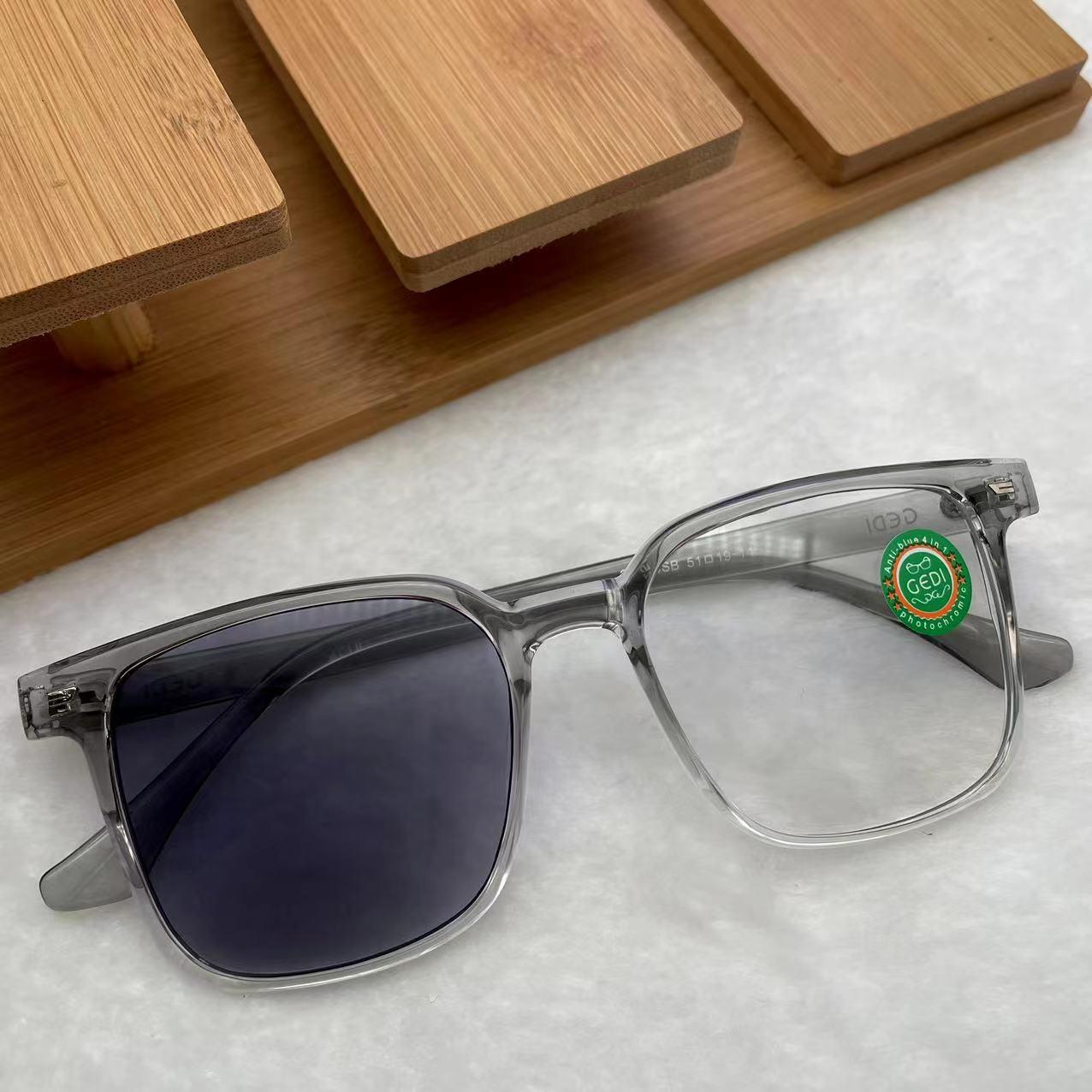 แว่นตาปรับแสงออโต้ รุ่น 2518Auto ทรงเหลี่ยมงานเข้าใหม่สีสวยใส่สวยมาก Photochromic blue filter เลนส์เปลี่ยนสีได้เมื่อออกแดด กรอบพลาสติก มีให้เลือก5สี ไม่รวมอุปกรณ์